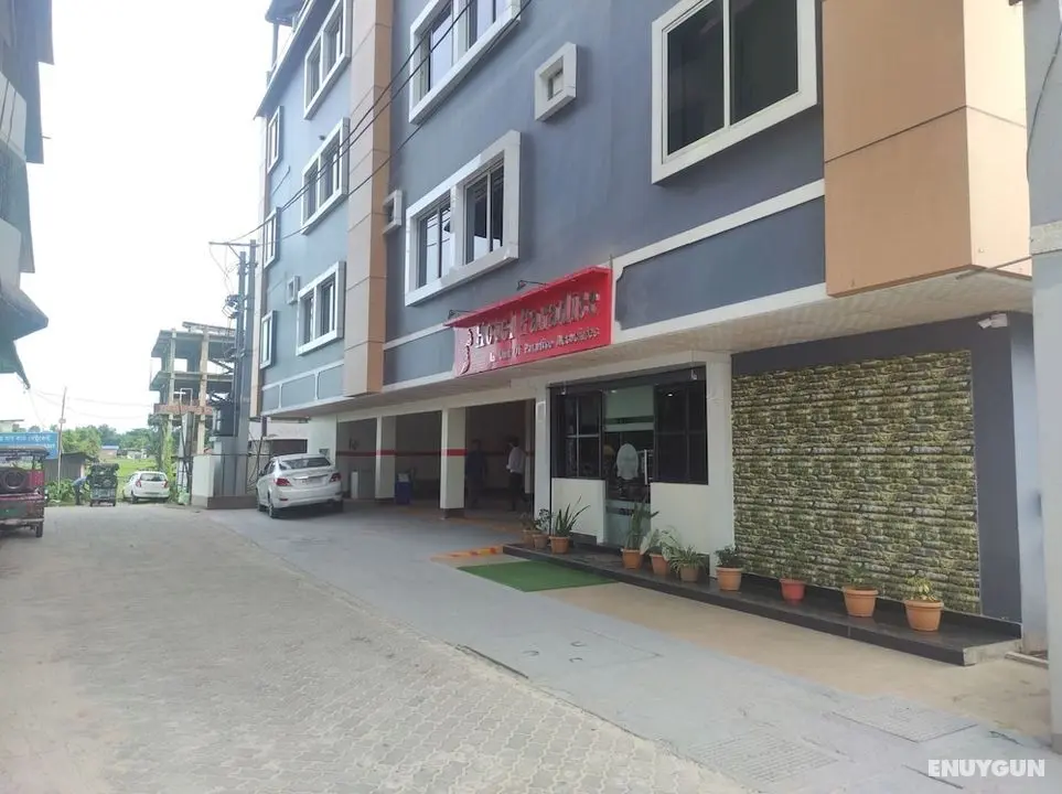 Hotel Paradise - Dış Mekanlar