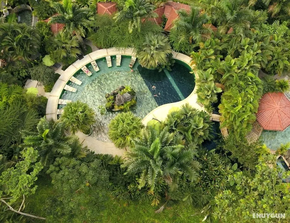 Paradise Hot Springs Thermal Resort - Öne Çıkan Resim