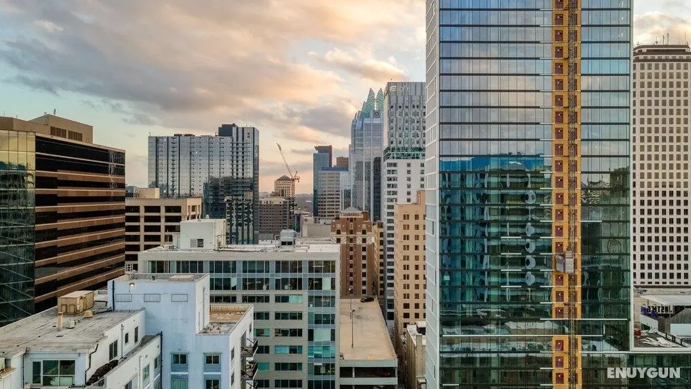 Paramount Place by Avantstay 4 Story Apartment in Heart of Austin w/ Movie Theatre - İç Mekan