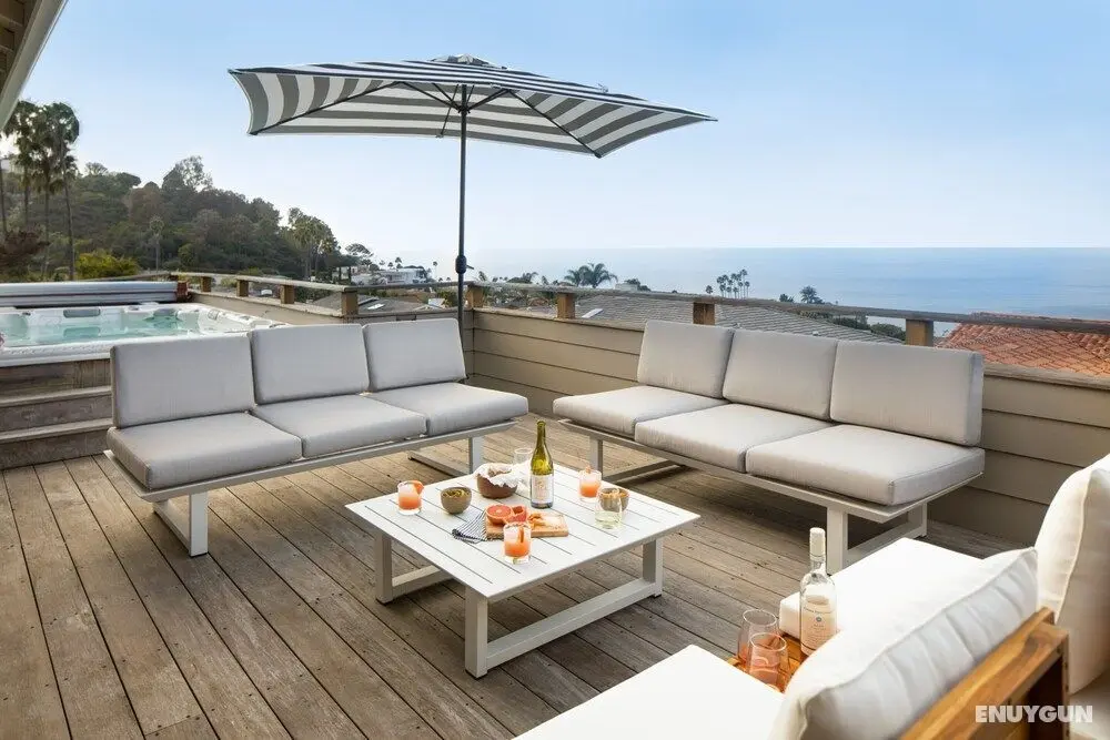 Parasol by Avantstay Hilltop Ocean View Escape w/ Large Patio & Pool Table - İç Mekan