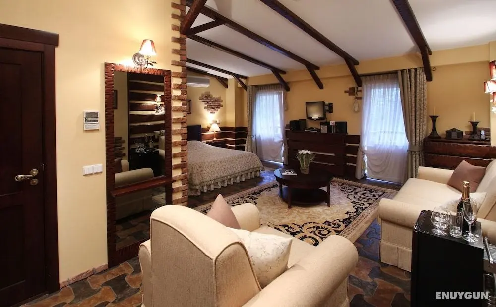 Park-Hotel Butenko Stable - Öne Çıkan Resim
