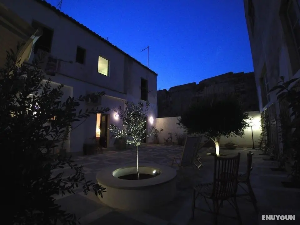 Patio Mirabella in Siracusa - Oda
