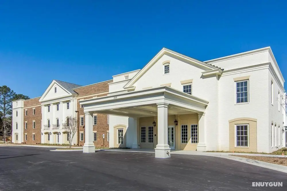 Patrick Henry Inn & Square - Genel