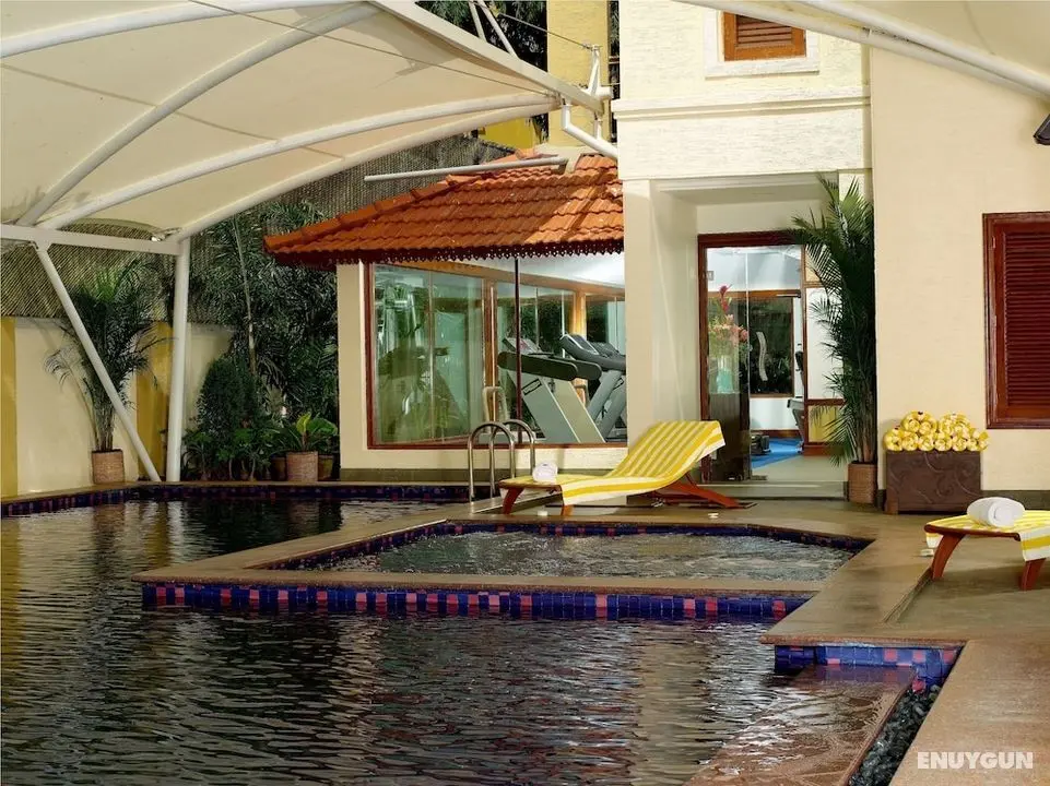 The Paul Bangalore - Havuz