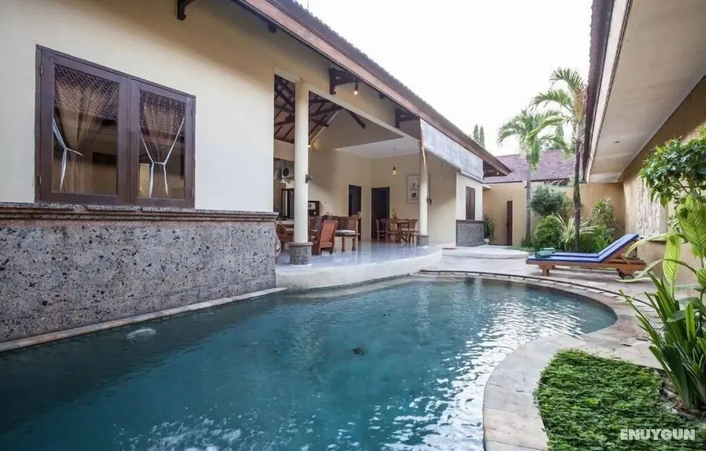 PB - Villa 1 - 3BR · 3-BR Private Pool Villa Walk to Seminyak Beach - Havuz