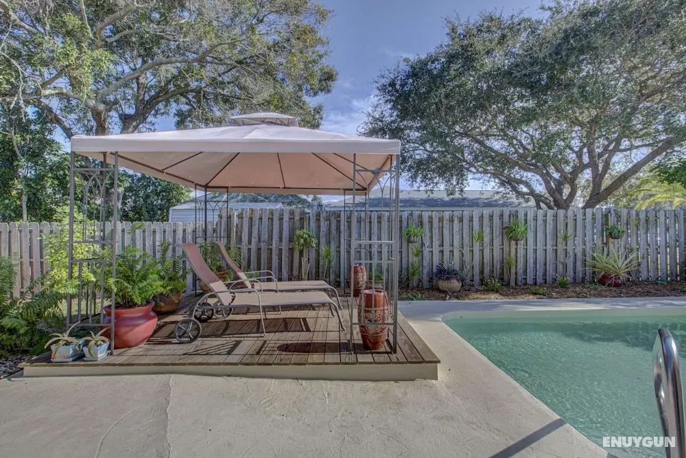 Peaceful Egret Pool Home in Venice - Havuz