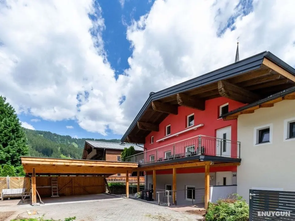 Peaceful Holiday Home in Krimml Salzburg With Sauna - Dış Mekan