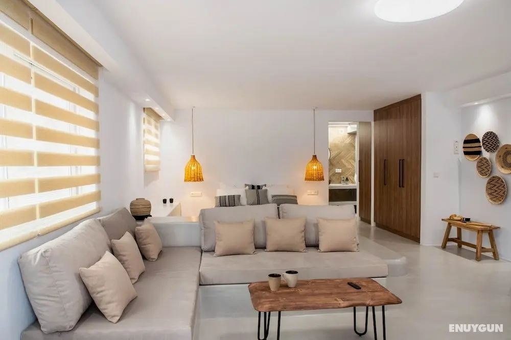 Pebble Luxury Suite by the Sea - Öne Çıkan Resim
