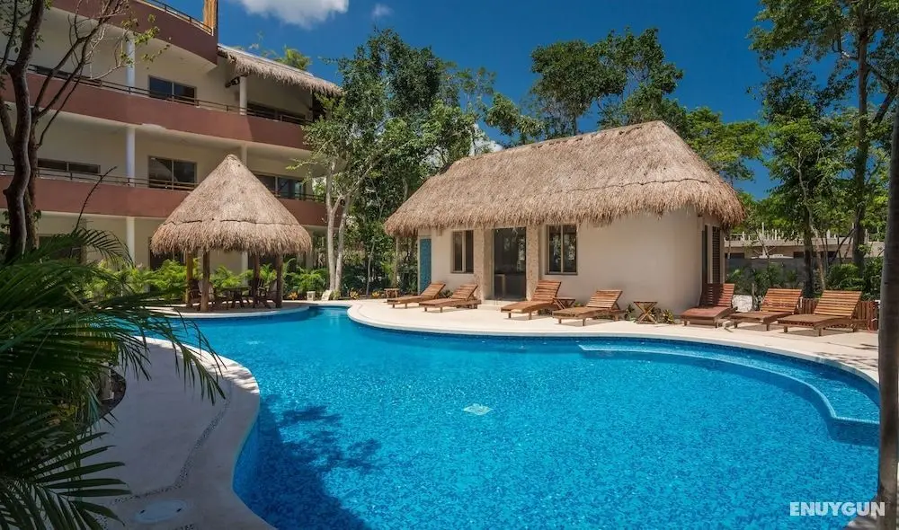 Peggy 2 BDRM apt sleeps 4 balcony - Havuz