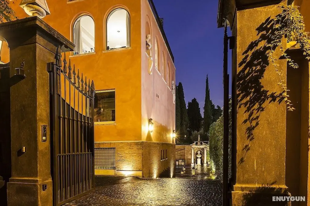 Pepoli9 Design Suites in Rome - Dış Mekan