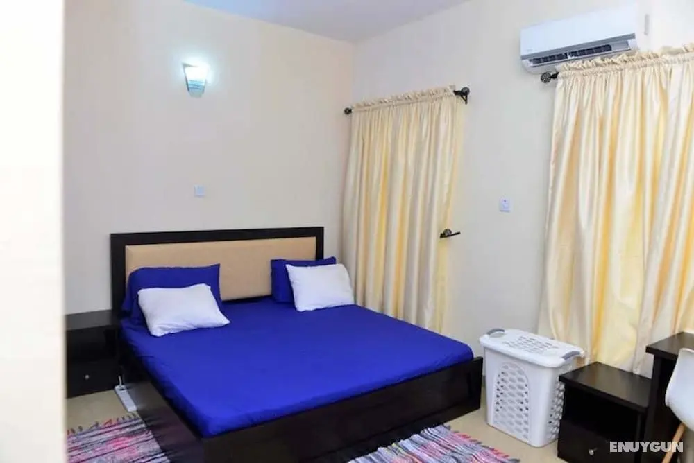 Perfect Havens at Simeon Akinolu - Öne Çıkan Resim