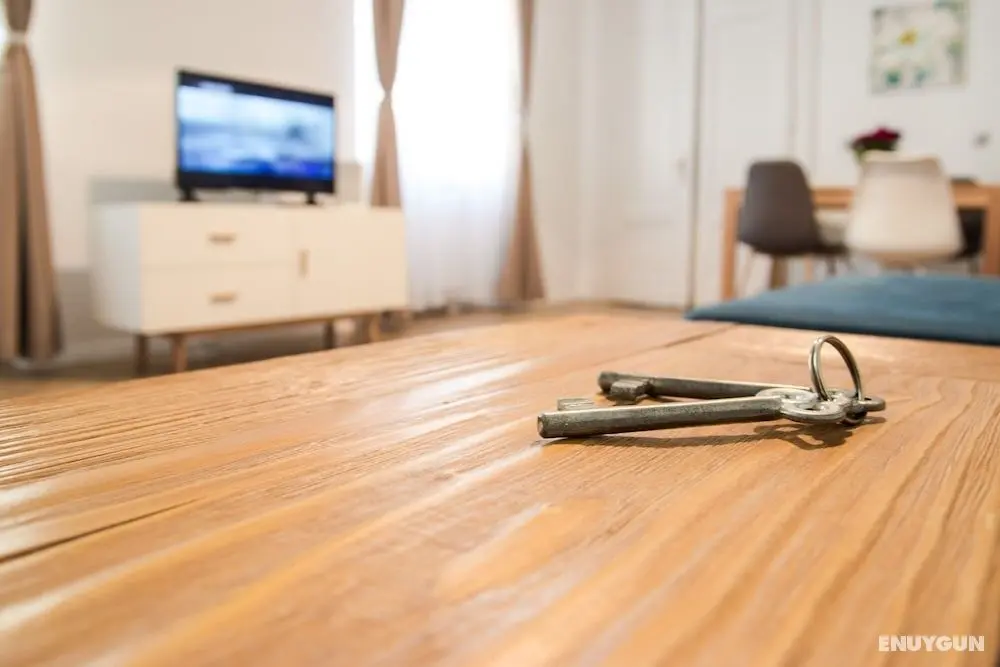 Perfect Stay - Öne Çıkan Resim