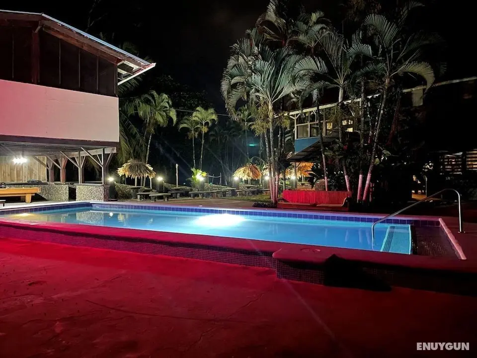 Perla Negra Beachfront - Havuz
