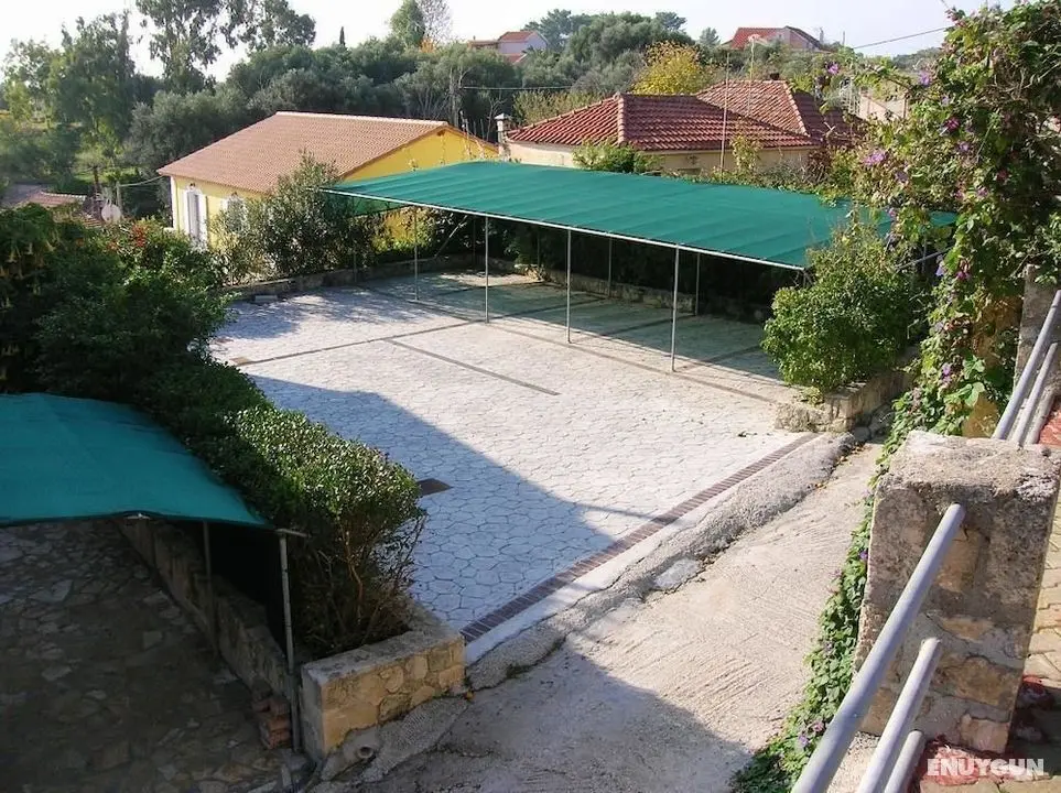 Pernari Apartments - Otopark