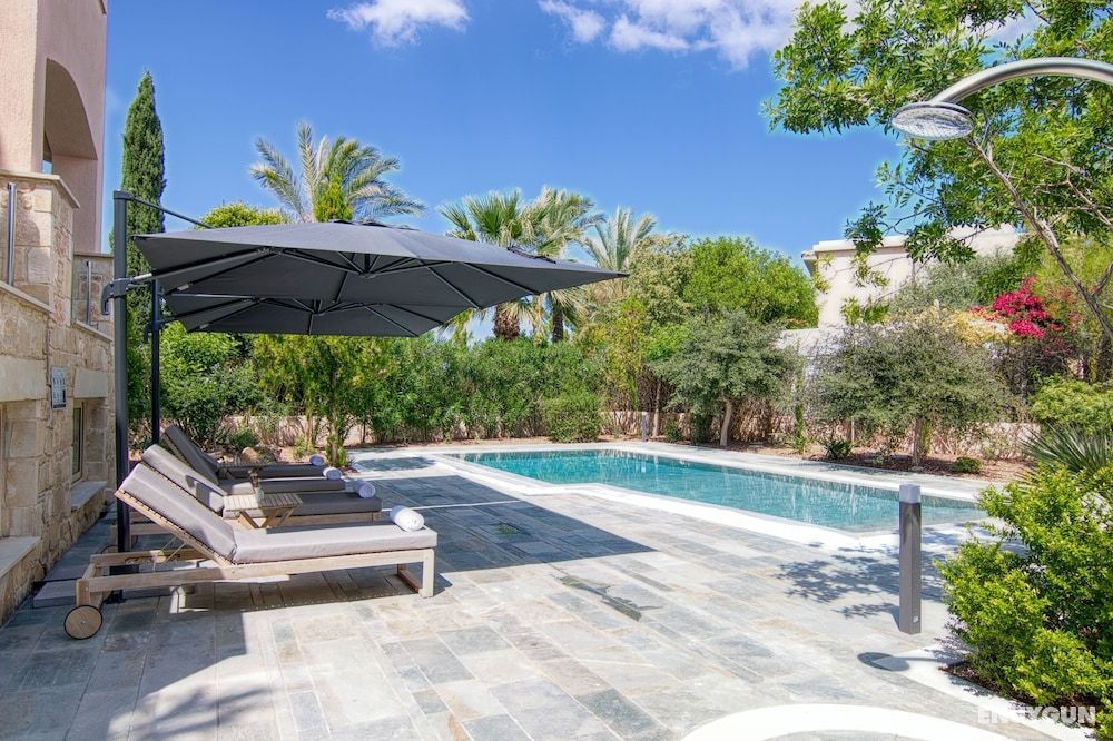 Phaedrus Living: Amorosa 13 Beachside Villa