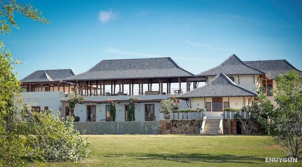 Phenominal Beach Villa Set In 20 Acres With Floodlit Tennis Court - Öne Çıkan Resim