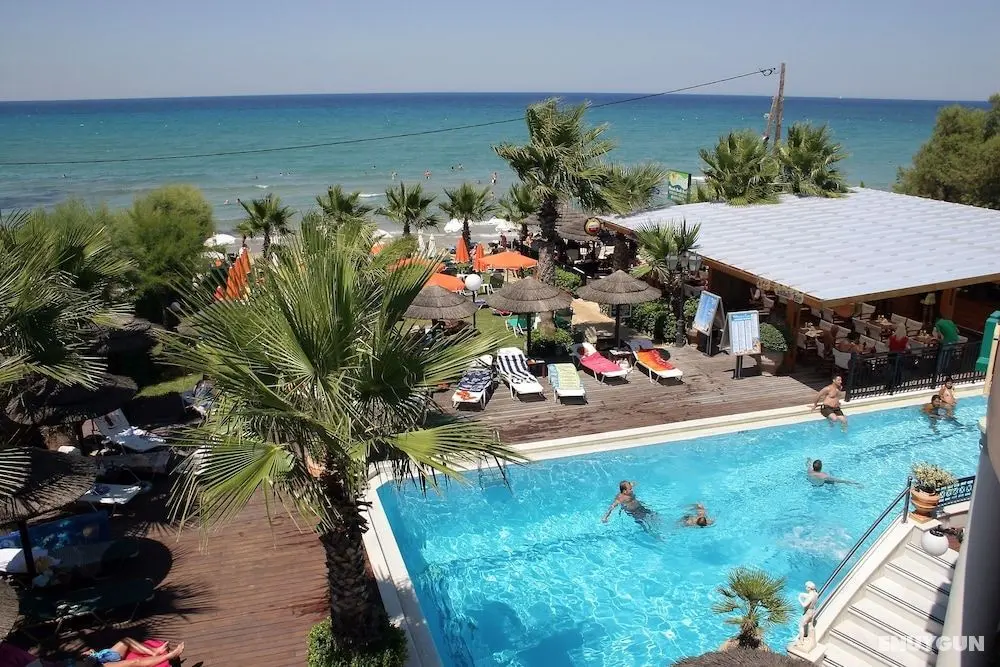 Phoenix Beach Hotel - Öne Çıkan Resim
