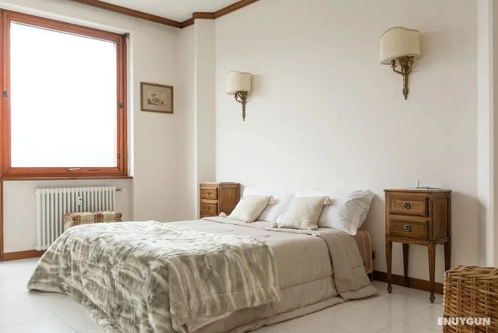 Piazza Cavour Lake View - Öne Çıkan Resim
