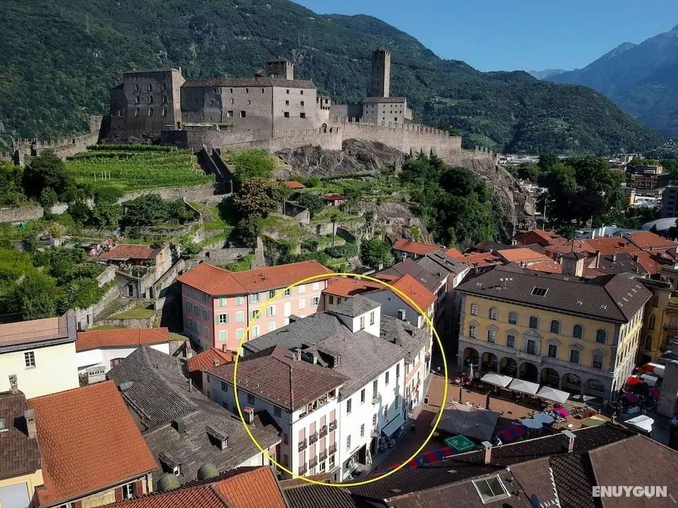 Piazza Collegiata Bellinzona - Dış Mekan