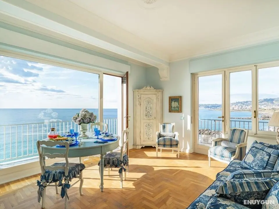 Pieds Dans Leau Riva Ligure - Öne Çıkan Resim