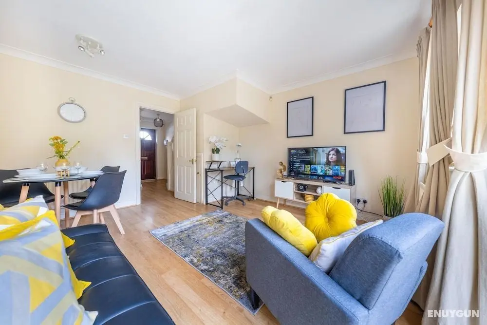 Pierocks Wickets Luxury Entire House, Free Parking and Wi-fi in Maidenhead - Öne Çıkan Resim