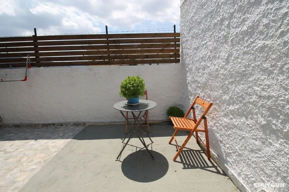 Pikinas Studios near ATH airport - Dış Mekan