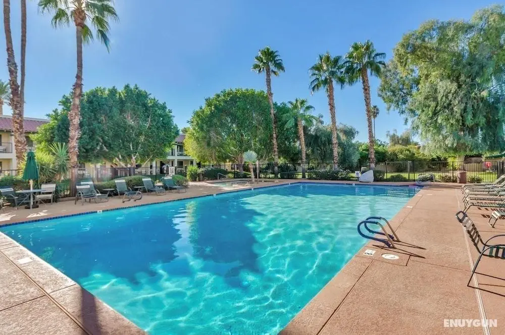 Pima Inn Suites at Talking Stick - Havuz