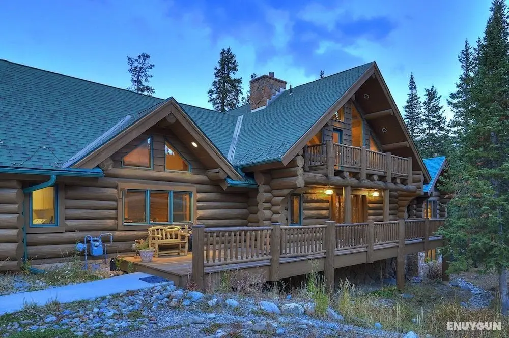 Pine Forest Lodge - Dış Mekan