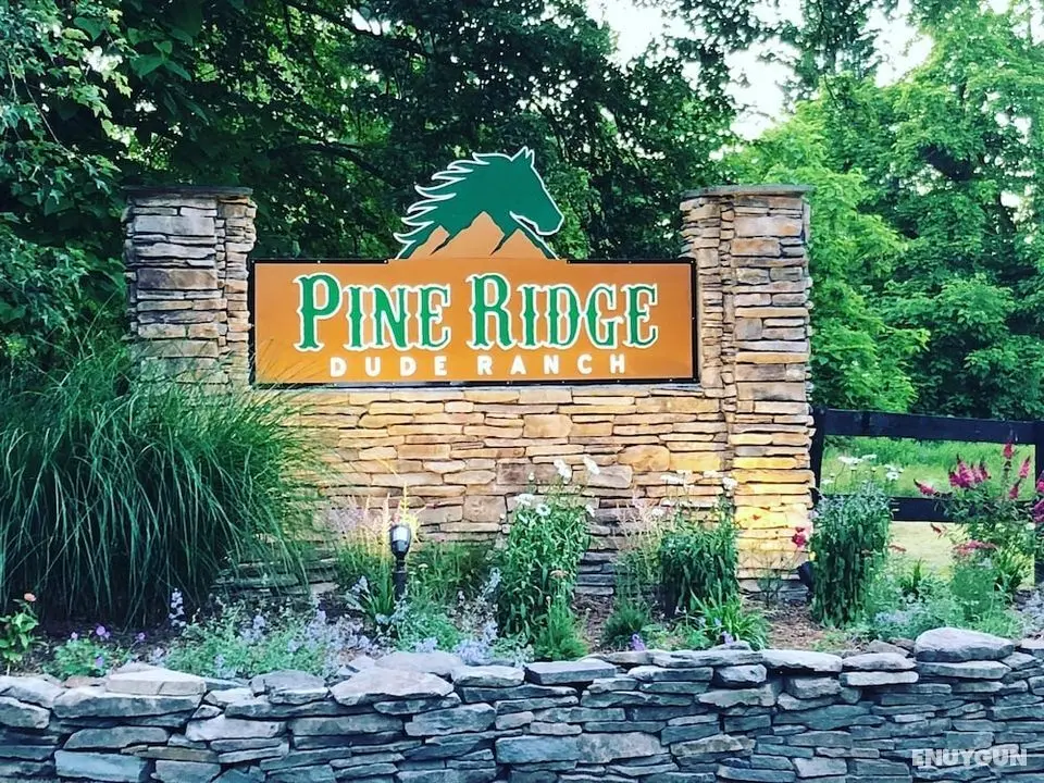 Pine Ridge Dude Ranch - Dış Mekan
