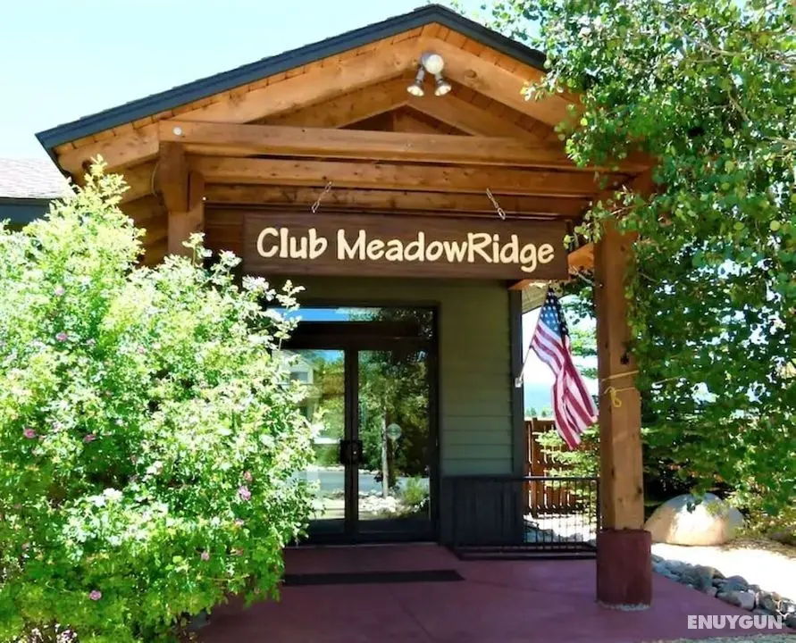 Pines at Meadow Ridge - Öne Çıkan Resim