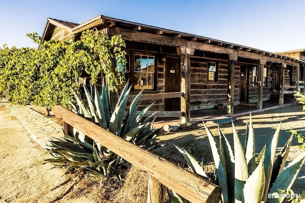 Pioneertown Motel - Öne Çıkan Resim