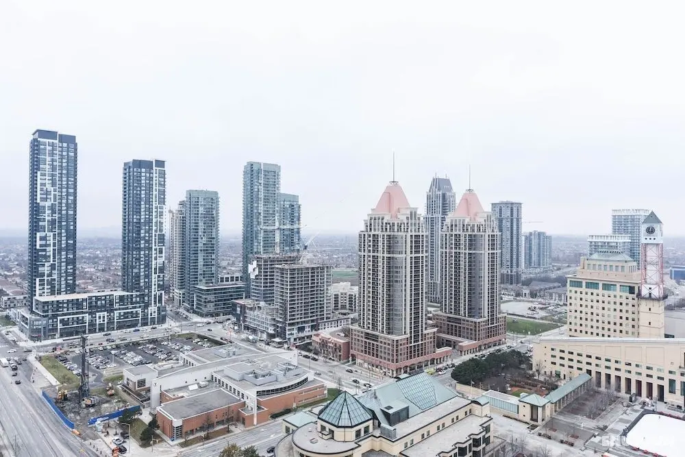 PlanURstay - Mississauga Downtown Square One - Oda Manzaraları