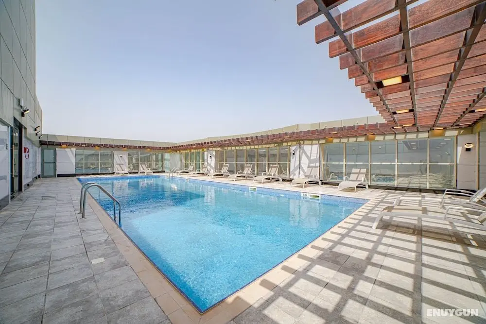 Platinum Coast Hotel Apartments - Havuz