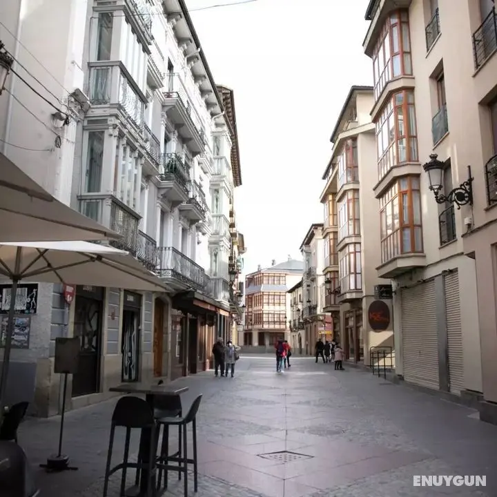 HOTEL PLAZA MAYOR JACA - Dış Mekan