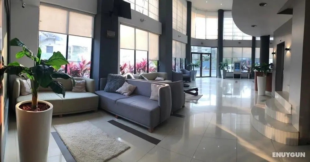 Hotel Plaza Monte Carlo - Lobi