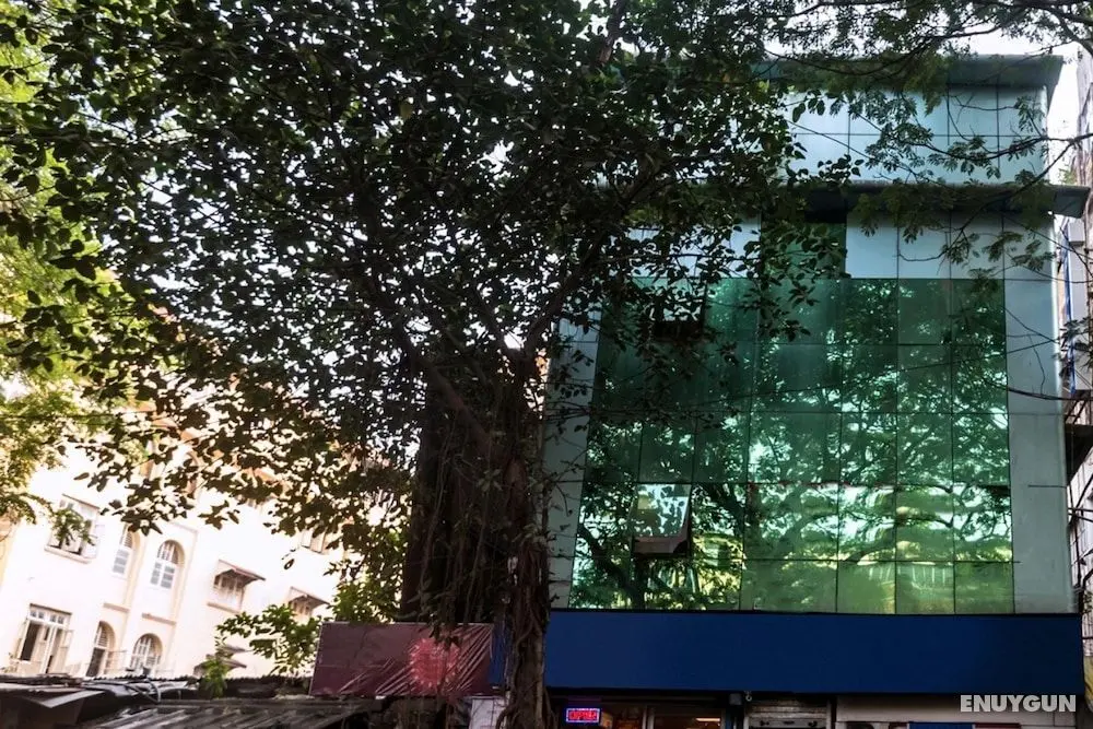 Hotel Plaza Mumbai - Dış Mekan