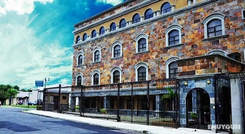 Plaza Real Suites & Apartments - Genel