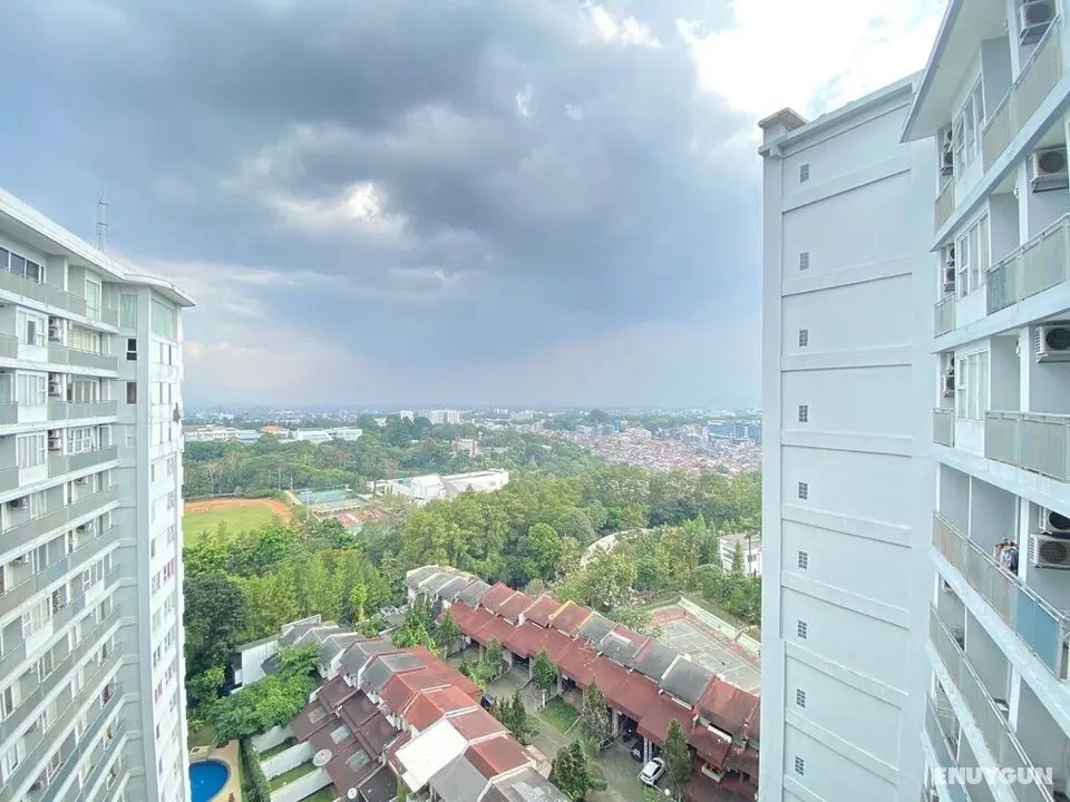 Pleasant 1Br Deluxe At Dago Suites Apartment Near Itb - Dış Mekan