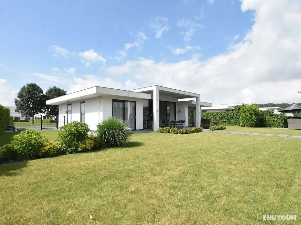 Pleasant Villa in Harderwijk With Fenced Garden and Jetty - Öne Çıkan Resim