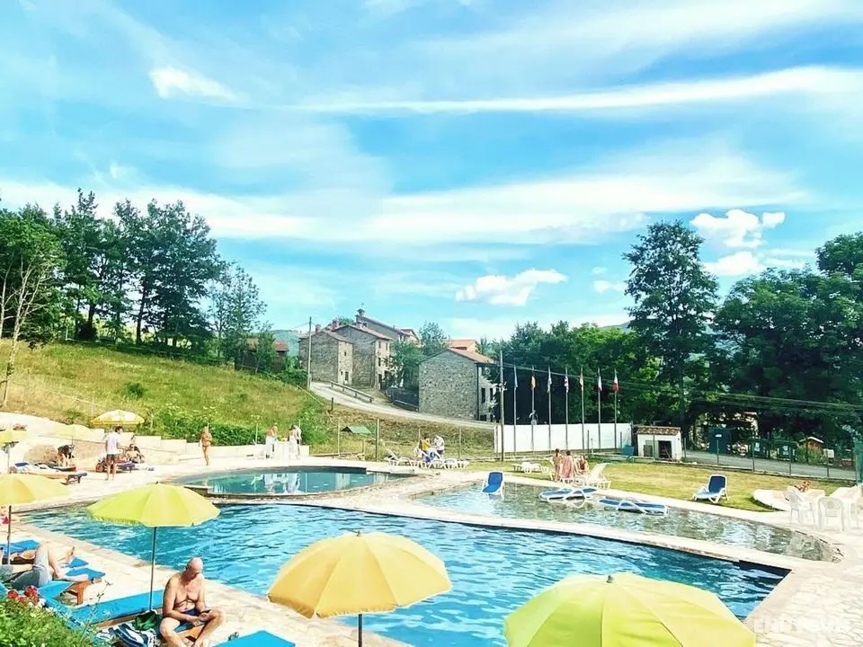 Pleasant Mobile Home in Toscana With Shared Pool - Öne Çıkan Resim