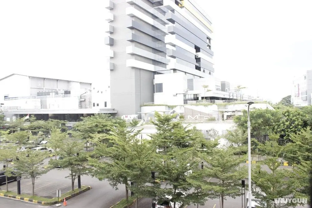Pleasant Studio Semi Apartment at The Lodge Paskal near BINUS University - Dış Mekan