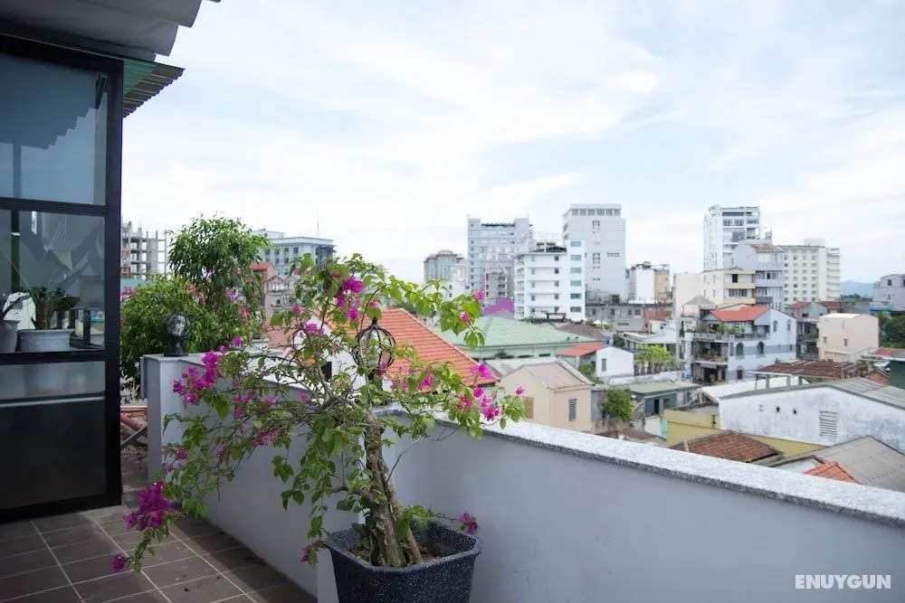 Poetic Hue Hotel - Öne Çıkan Resim