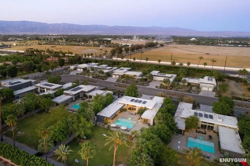 Polo Villa 5 by Avantstay Famous Celebrity Pad Next 2 Polo Field Permit#216904 6 Bedrooms - İç Mekan