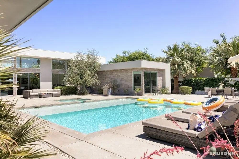 Polo Villa 5 by Avantstay Famous Celebrity Pad Next 2 Polo Field Permit#216904 6 Bedrooms - Öne Çıkan Resim
