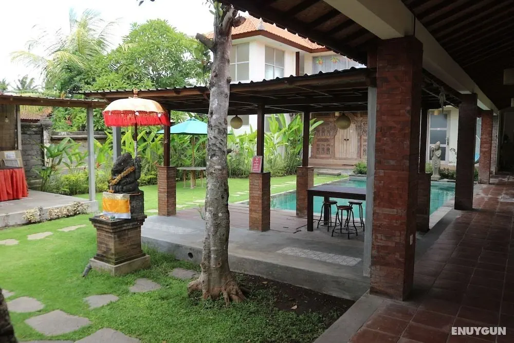 Pondok Tulasi Semaya House - Havuz