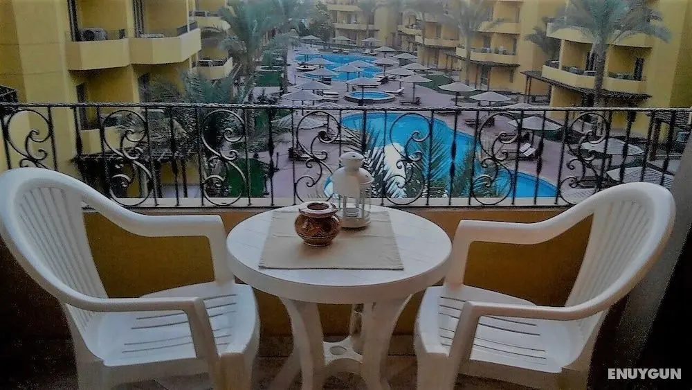 Pool View Apart At British Resort 1532 - Öne Çıkan Resim