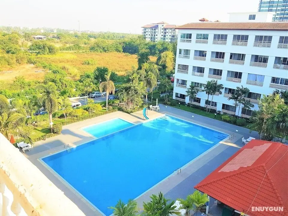 Pool View Apartment - Öne Çıkan Resim