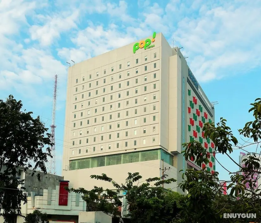 POP! Hotel Gubeng Surabaya - Dış Mekan