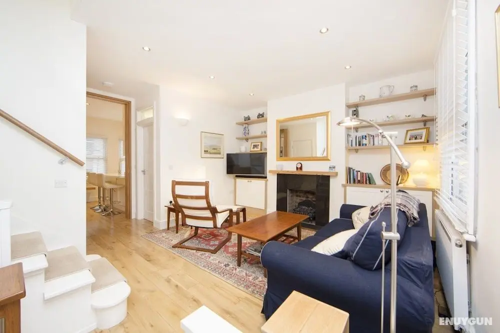Popular and Charismatic Apartment a Short Walk to The Thames - Öne Çıkan Resim