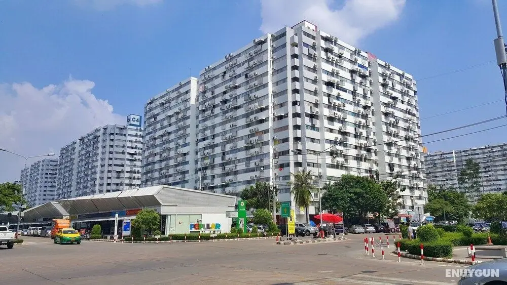 Popular Condo Muangthong Thani - Dış Mekan